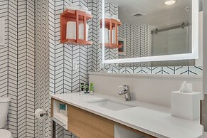 Holiday Inn Express and Suites Destin Miramar Beach by IHG