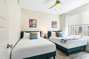 Spacious 4BR Luxury Condo Steps to French Quarter