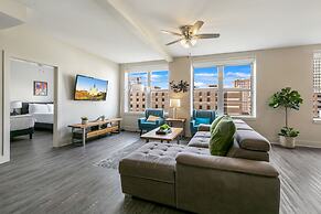 Spacious 4BR Luxury Condo Steps to French Quarter