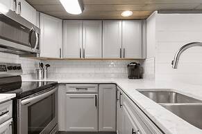 Modern Mountain Escape