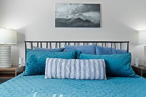 Modern Mountain Escape