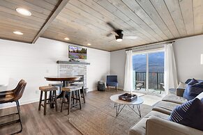 Modern Mountain Escape