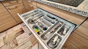 Villa Scenic with Private Pool- Sleeps 8