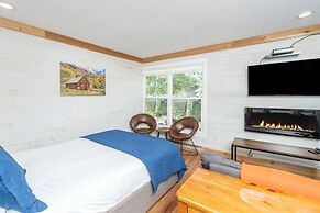 Mountainside Inn 310 1 Bedroom Hotel Room by Alpine Lodging Telluride