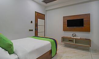 Treebo Abhi Suites, 400 M From Guntur Junction