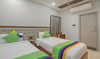 Treebo Abhi Suites, 400 M From Guntur Junction