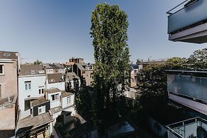Museum View - Bright and Spacious Apartment