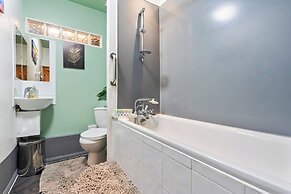 Impeccable 4-bed House With Garden in Brixton