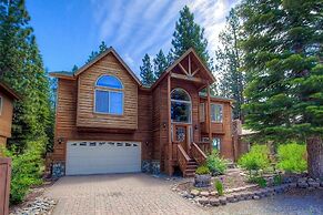 Pine Mountain Paradise 3 Bedroom Home by RedAwning