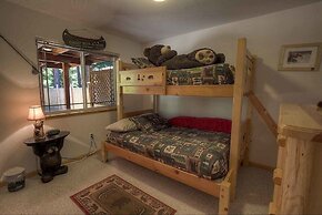 Pine Mountain Paradise 3 Bedroom Home by RedAwning