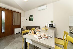 Lauri 0 18 by Wonderful Italy