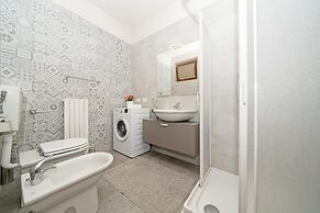 Lauri 0 18 by Wonderful Italy