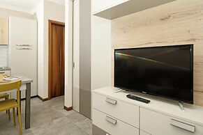 Lauri 0 18 by Wonderful Italy