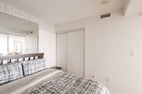 Luxury WaterFront View & Free Parking