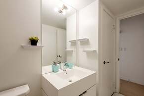 Luxury WaterFront View & Free Parking