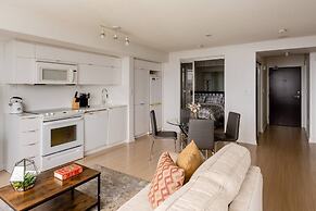 Luxury WaterFront View & Free Parking