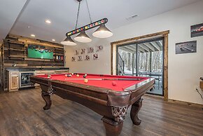 Honey Bear Hideaway by Taylor Made Deep Creek