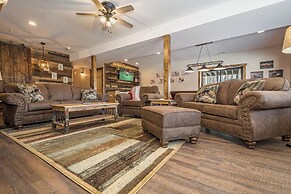 Honey Bear Hideaway by Taylor Made Deep Creek