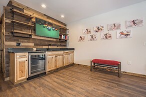 Honey Bear Hideaway by Taylor Made Deep Creek