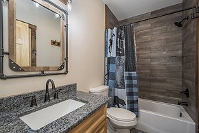 Honey Bear Hideaway by Taylor Made Deep Creek