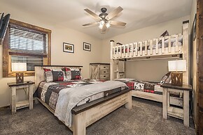 Honey Bear Hideaway by Taylor Made Deep Creek