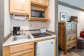 Mountainside Inn 412 1 Bedroom Hotel Room by Alpine Lodging Telluride