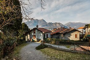 Loppia Bay by Wonderful Italy