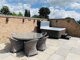 Luxury Boutique Country Cottage With Hot Tub