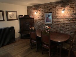 Luxury Boutique Country Cottage With Hot Tub