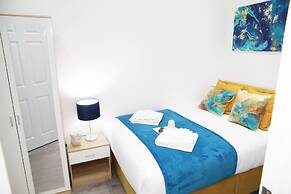 Deluxe 4-bed House Close2 Wembley Stadium