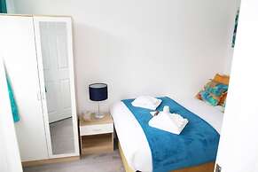 Deluxe 4-bed House Close2 Wembley Stadium