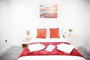 Deluxe 4-bed House Close2 Wembley Stadium