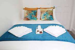 Deluxe 4-bed House Close2 Wembley Stadium