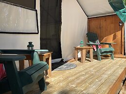 So Damn Lucky Glamping