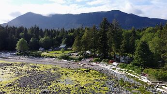 So Damn Lucky Glamping