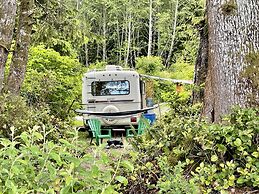 So Damn Lucky Glamping