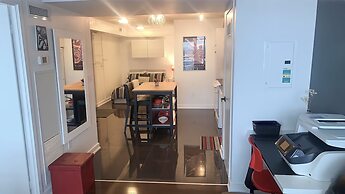 Gorgeous Lakeview Boutique Suites