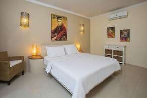 Scallywags Joglo Villa