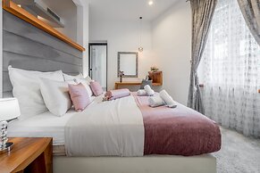 Starlight Luxury Suites