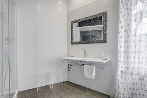 Starlight Luxury Suites