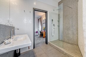 Starlight Luxury Suites