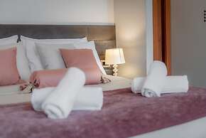 Starlight Luxury Suites