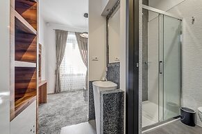 Starlight Luxury Suites