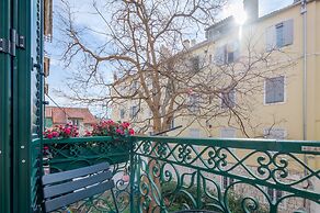 Starlight Luxury Suites