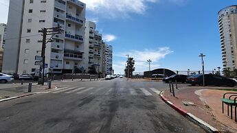 Masaryk Musk in Bat Yam