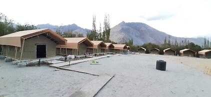 Rebo Camp- Hunder