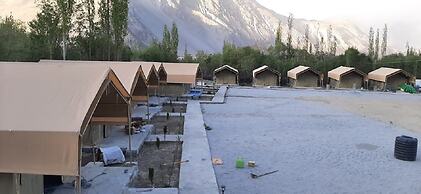 Rebo Camp- Hunder