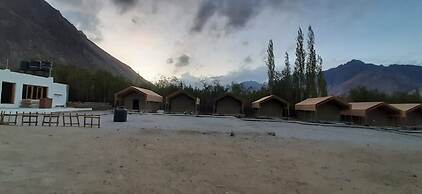 Rebo Camp- Hunder