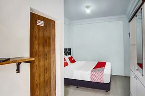 OYO 91164 Roemah Gebang