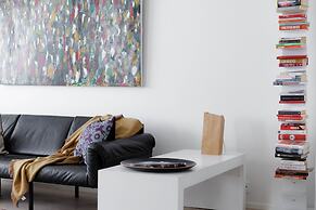 Spacious 2BR apartment on Bulevardi